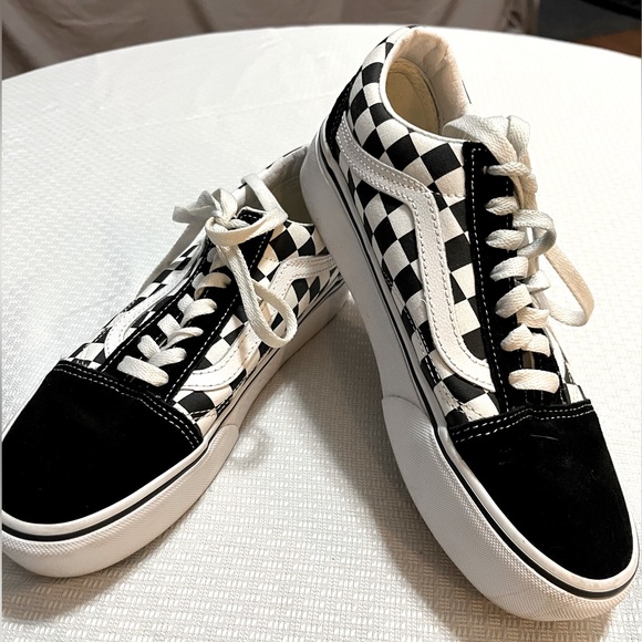 Vans Shoes - Vans men’s 6 women’s 7.5